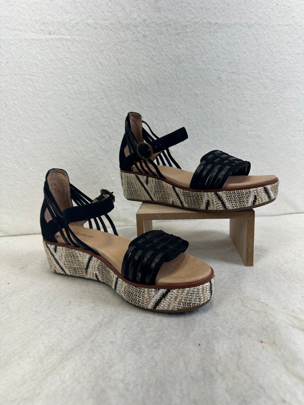 Sundance Black Suede Platform Sandal Woven Rattan Wedge Heel SZ 37 (6.5/7) NWOT